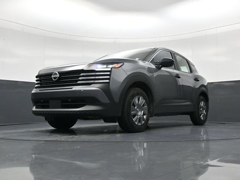 Used 2025 Nissan Kicks S FWD image 19