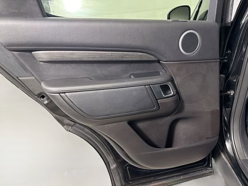 Used 2017 Land Rover Discovery HSE Luxury image 26