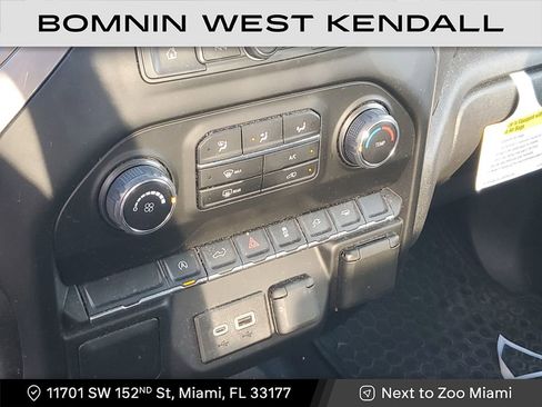 Used 2022 Chevrolet Silverado 1500 Custom image 27