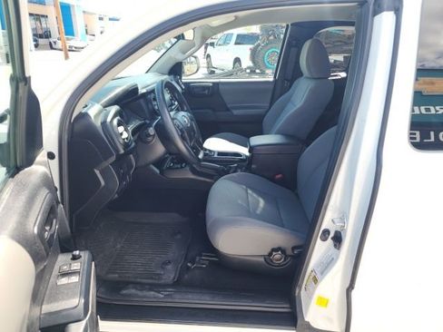 Used 2022 Toyota Tacoma SR image 17