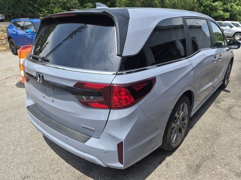Used 2026 Honda Odyssey Touring image 3