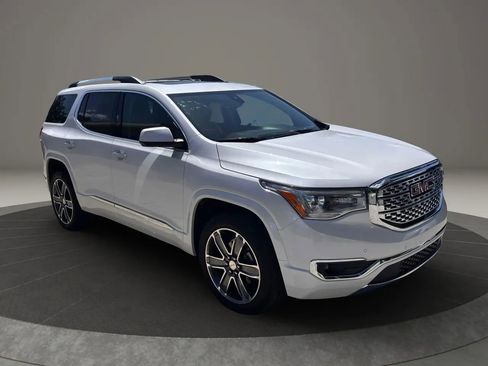Used 2017 GMC Acadia Denali w/ Technology Package FWD image 7