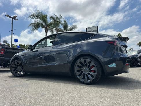 Used 2024 Tesla Model Y Performance AWD/4WD image 3
