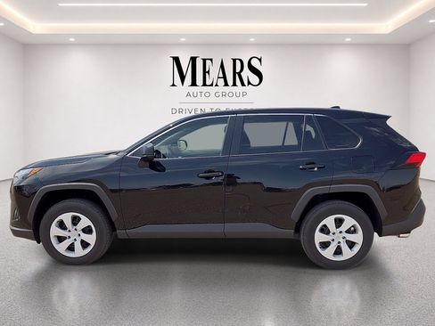 Used 2025 Toyota RAV4 LE AWD/4WD image 2