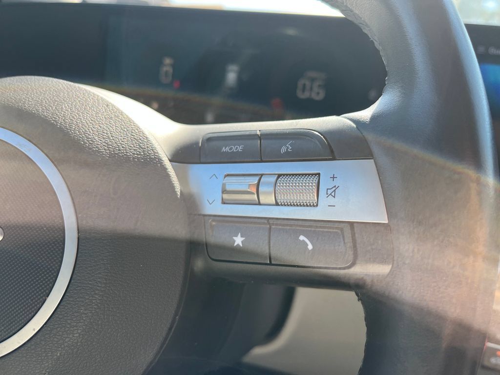 Used 2025 Hyundai Kona SEL AWD/4WD image 41