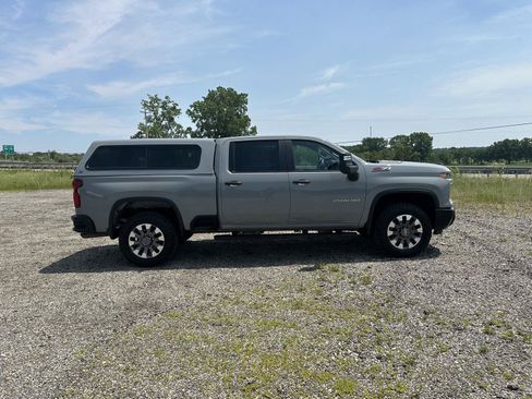 Used 2024 Chevrolet Silverado 2500 Custom w/ Custom Convenience Package AWD/4WD image 7