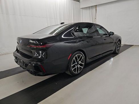 Used 2023 BMW 760i xDrive w/ Executive Package image 4