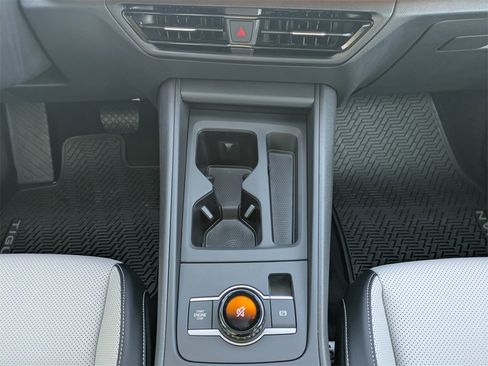 New 2025 Volkswagen Tiguan SE image 19