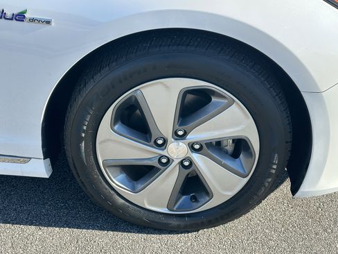 Used 2016 Hyundai Sonata Limited w/ Option Group 02 image 15