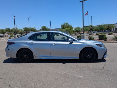 Used 2024 Toyota Camry XSE FWD image 7