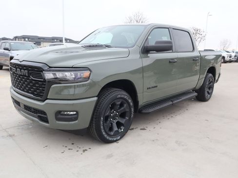 New 2026 RAM 1500 Express AWD/4WD image 9