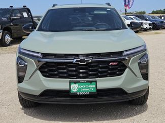 Used 2024 Chevrolet Trax RS w/ Sunroof Package FWD video 2