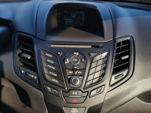 Used 2017 Ford Fiesta SE image 21