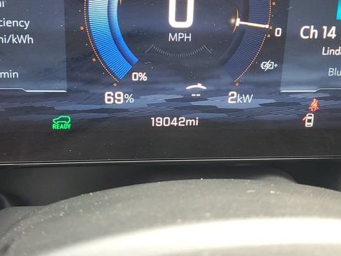 Certified 2024 Chevrolet Equinox EV RS FWD image 21