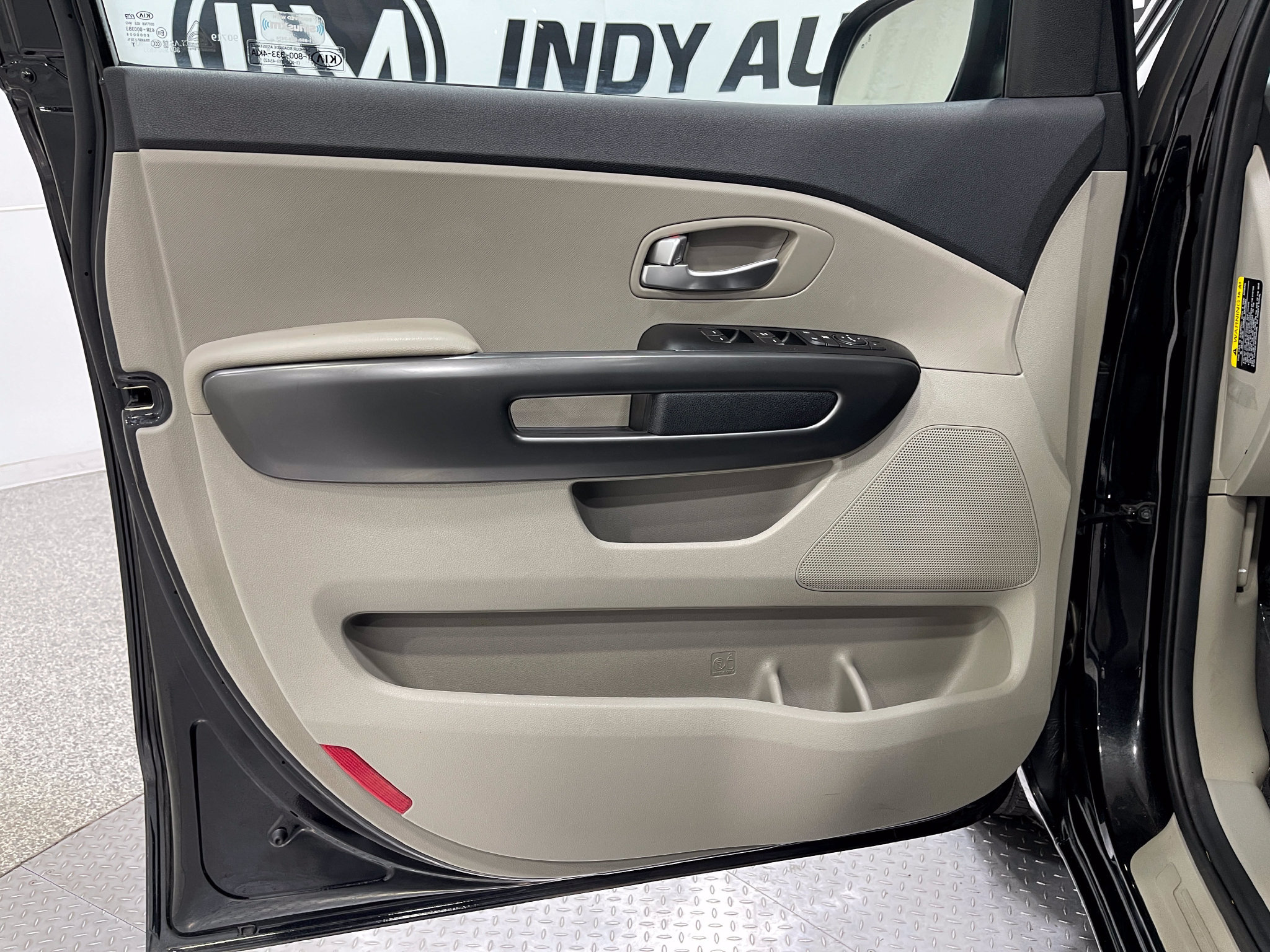 Used 2020 Kia Sedona EX FWD image 13