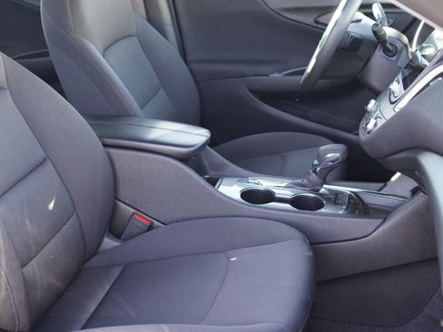 Used 2024 Chevrolet Malibu LT image 25