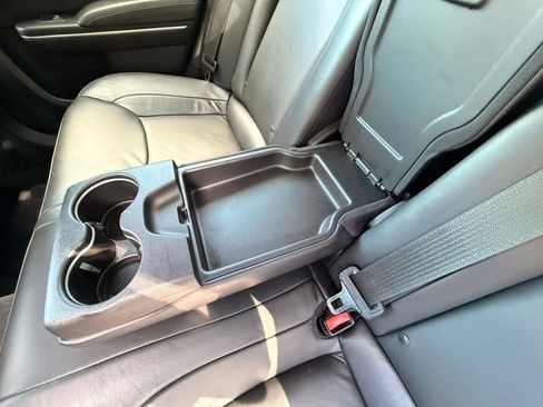 Used 2015 Chrysler 300 Limited w/ 300 Premium Group RWD image 26