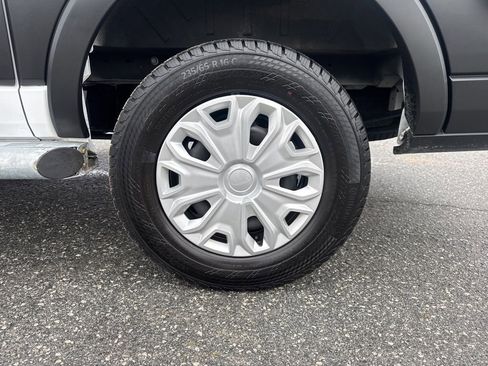 Used 2024 Ford Transit 250 Low Roof w/ Exterior Upgrade Package image 23