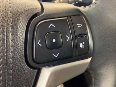 Used 2016 Toyota Highlander Limited FWD image 18