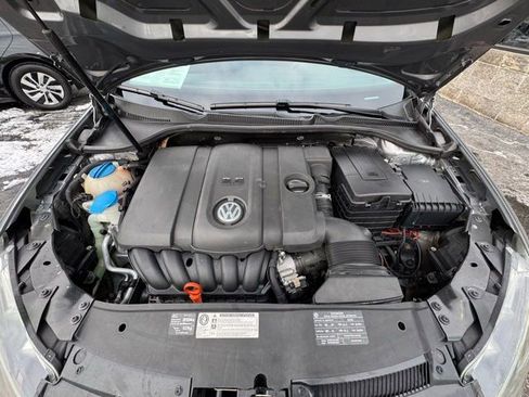 Used 2011 Volkswagen Golf 2-Door image 7