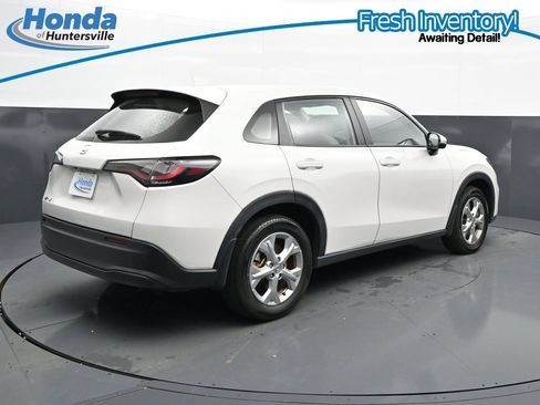 Used 2024 Honda HR-V LX image 10