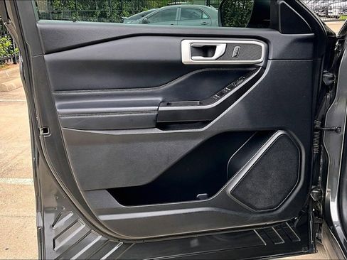 Used 2020 Ford Explorer XLT w/ Equipment Group 202A image 17