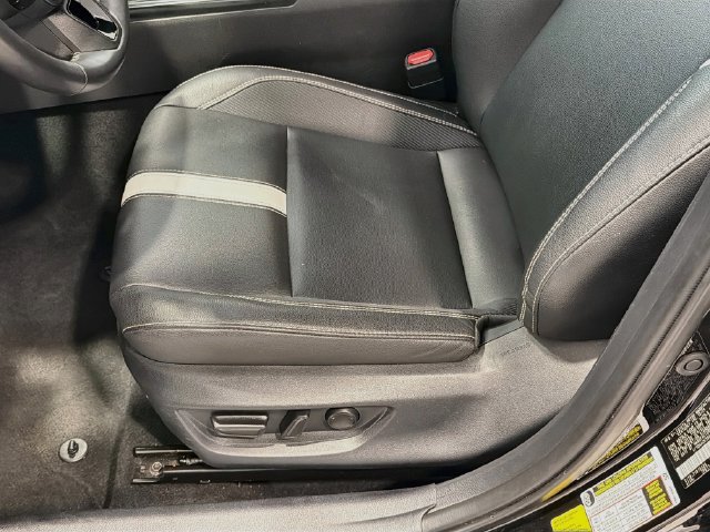 Used 2025 Toyota Camry SE FWD image 16
