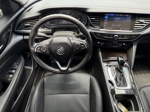 Used 2020 Buick Regal Essence AWD/4WD image 16