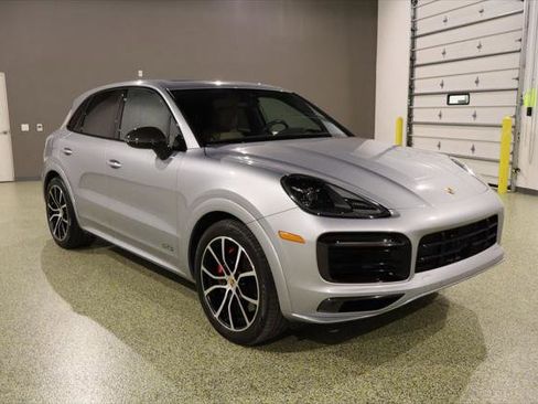 Used 2021 Porsche Cayenne GTS image 1
