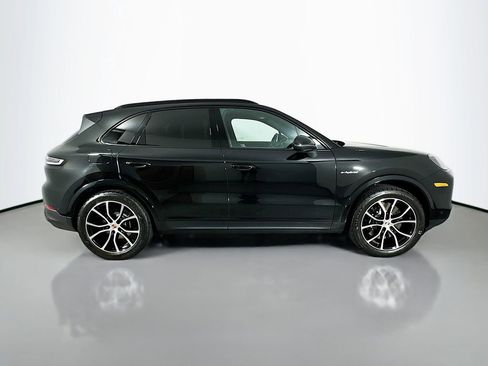Used 2025 Porsche Cayenne E-Hybrid image 8