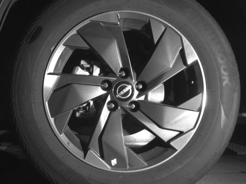 Used 2025 Nissan Rogue SV AWD/4WD image 12