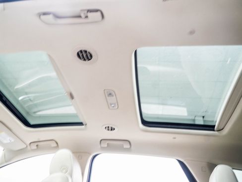 Used 2023 Buick Enclave Avenir image 43