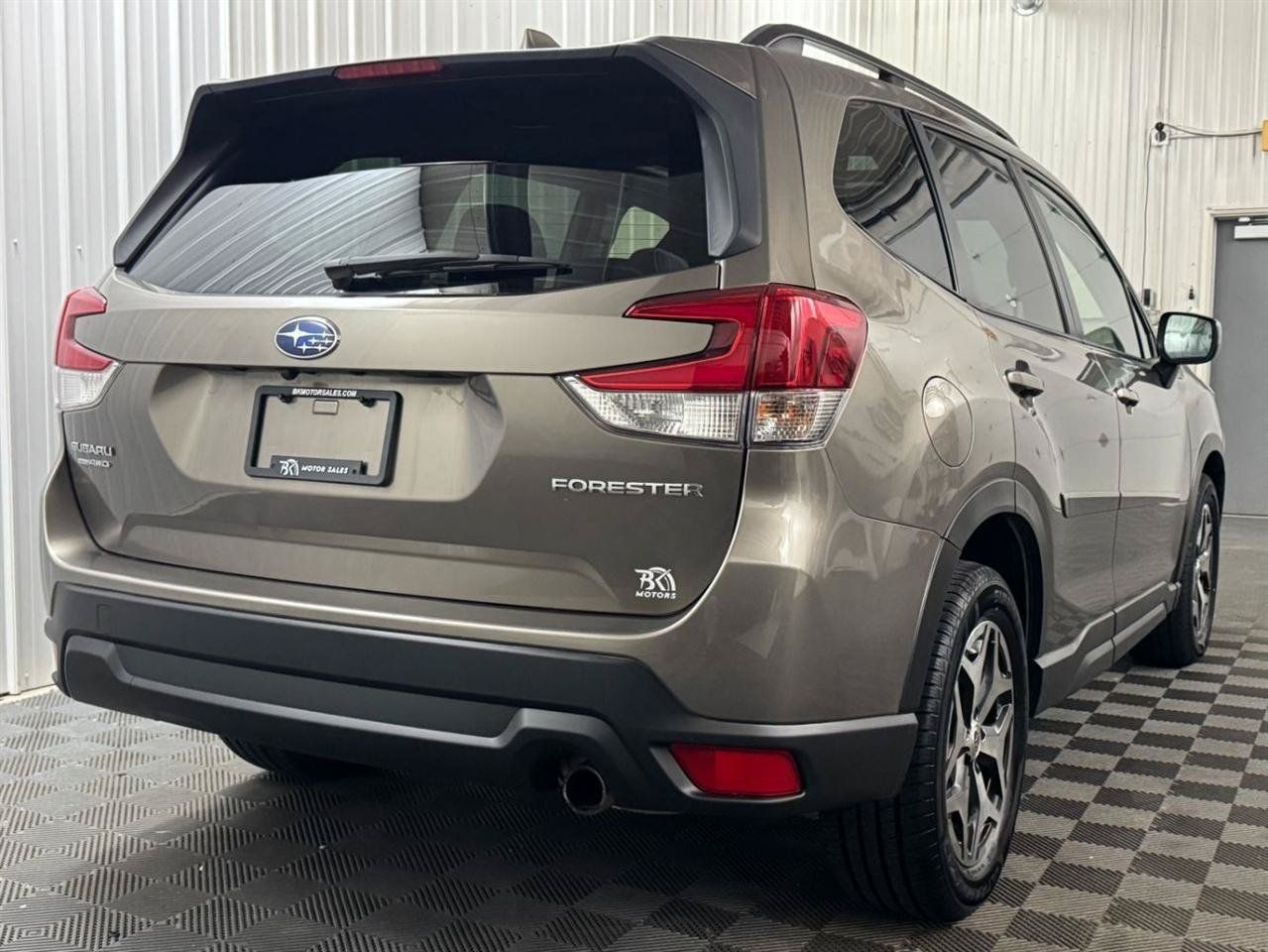 Used 2021 Subaru Forester Premium AWD/4WD image 26