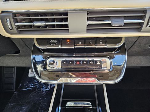 New 2026 Lincoln Corsair Reserve image 21