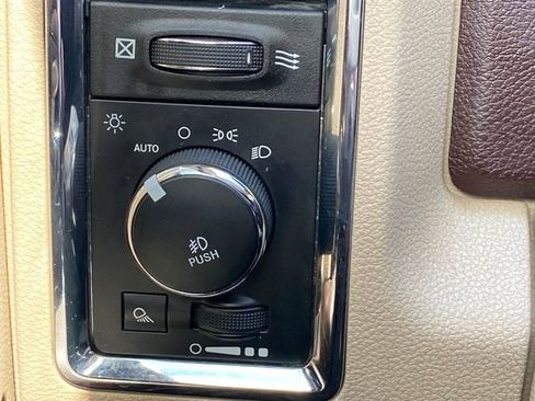 Used 2017 RAM 1500 Laramie AWD/4WD image 14