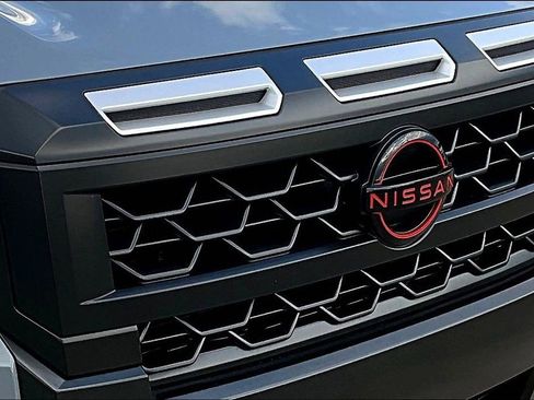 Certified 2025 Nissan Frontier PRO-4X AWD/4WD image 33