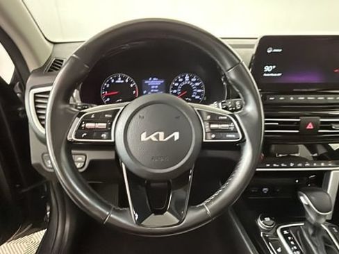 Used 2022 Kia Seltos EX AWD/4WD image 14