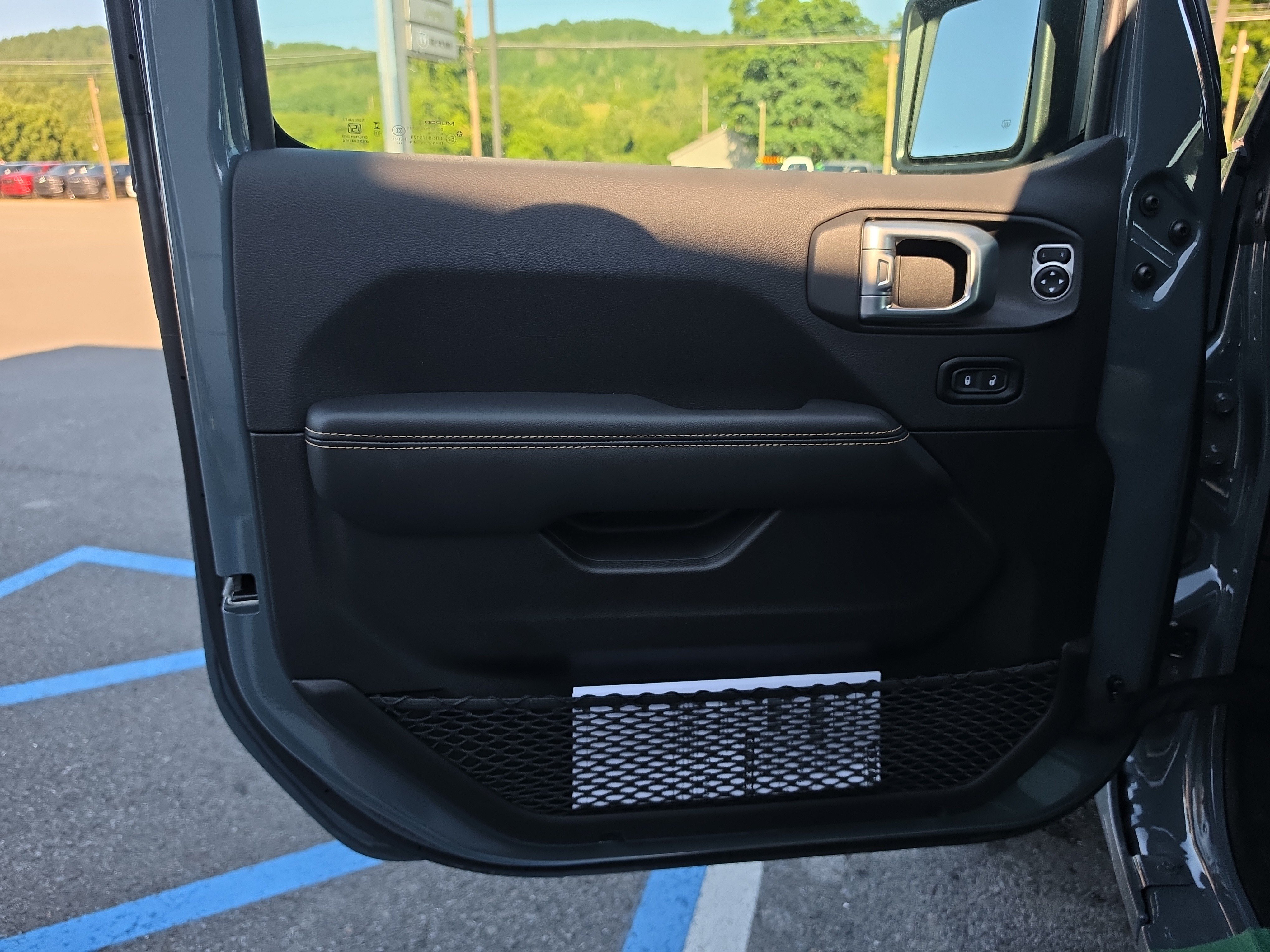New 2026 Jeep Gladiator Sport AWD/4WD image 17