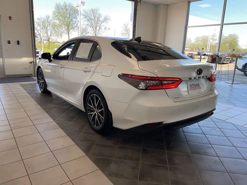 Used 2023 Toyota Camry XLE w/ Navigation Package FWD image 8