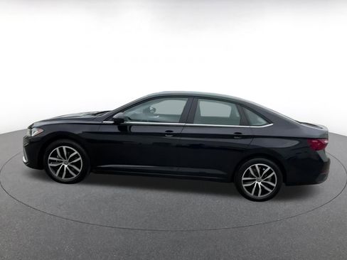 Used 2025 Volkswagen Jetta SE image 10