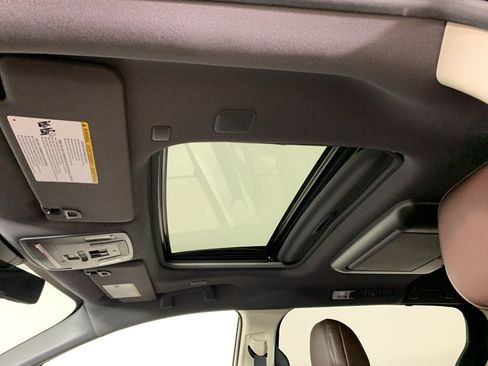 Used 2021 Toyota Sienna Platinum image 16