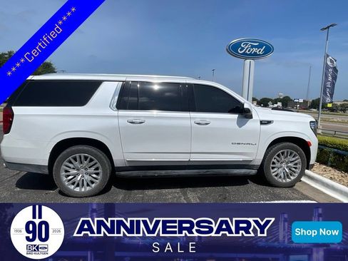 Used 2023 GMC Yukon XL Denali AWD/4WD image 1