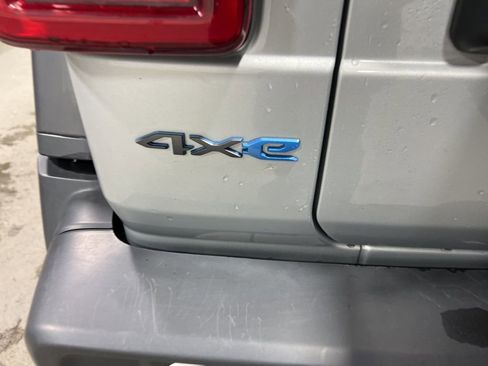 Used 2022 Jeep Wrangler Unlimited Rubicon 4xe image 17