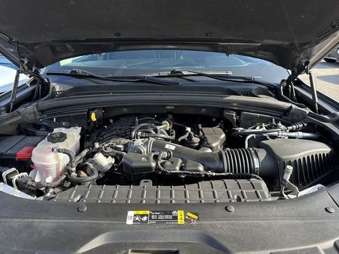 Used 2023 Jeep Grand Cherokee Laredo w/ Luxury Tech Group I AWD/4WD image 29