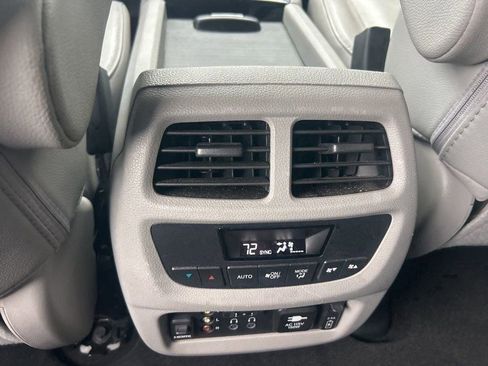 Used 2017 Honda Pilot Touring image 13