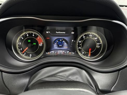 Used 2022 Jeep Cherokee Trailhawk w/ Sound & Nav Group AWD/4WD image 18