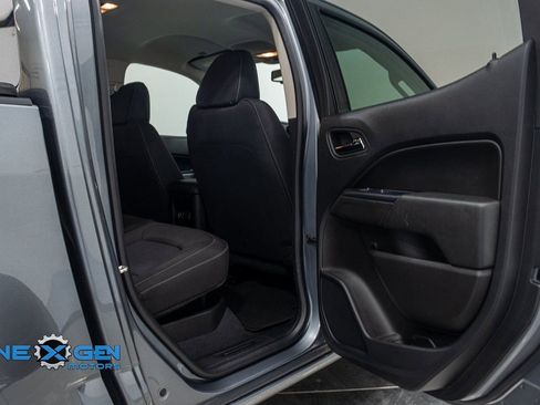 Used 2021 Chevrolet Colorado LT w/ Safety Package image 31
