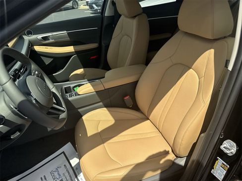 New 2025 Hyundai Sonata Limited image 17