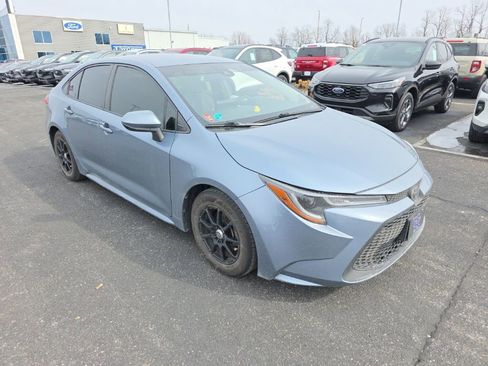 Used 2020 Toyota Corolla L image 2