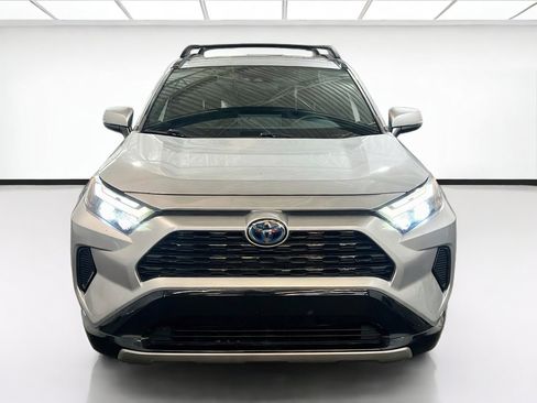 Used 2022 Toyota RAV4 SE w/ Convenience Package AWD/4WD image 2